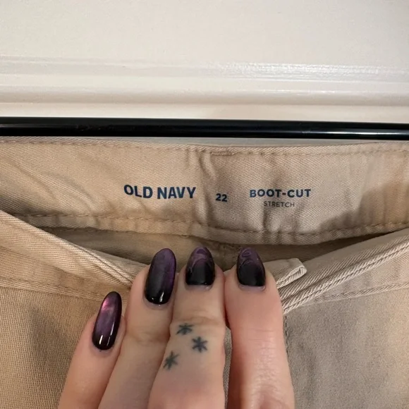 Old Navy Women’s Bootcut Khaki Pants - Picture 3 of 7